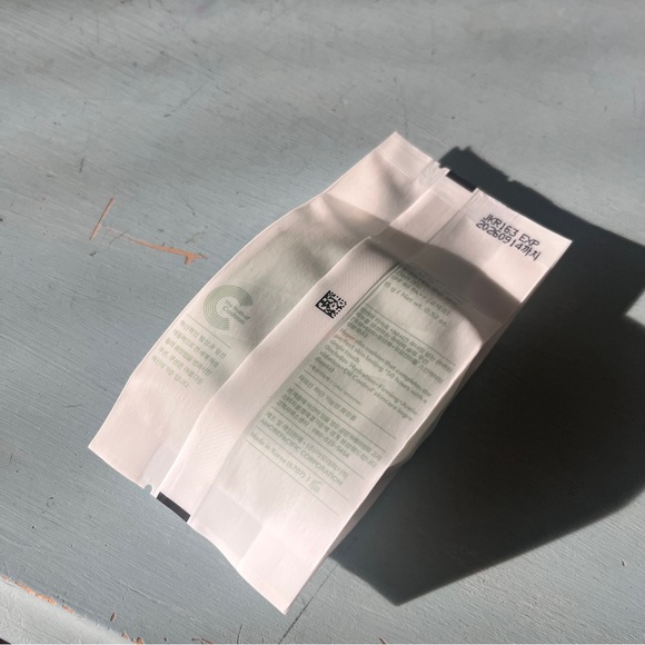 Laneige 23N1 Sand - x1 Refill - comes with free samples - Picture 6 of 9